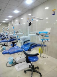 قلع أسنان • علاج مجاني • دكاترة مختصين