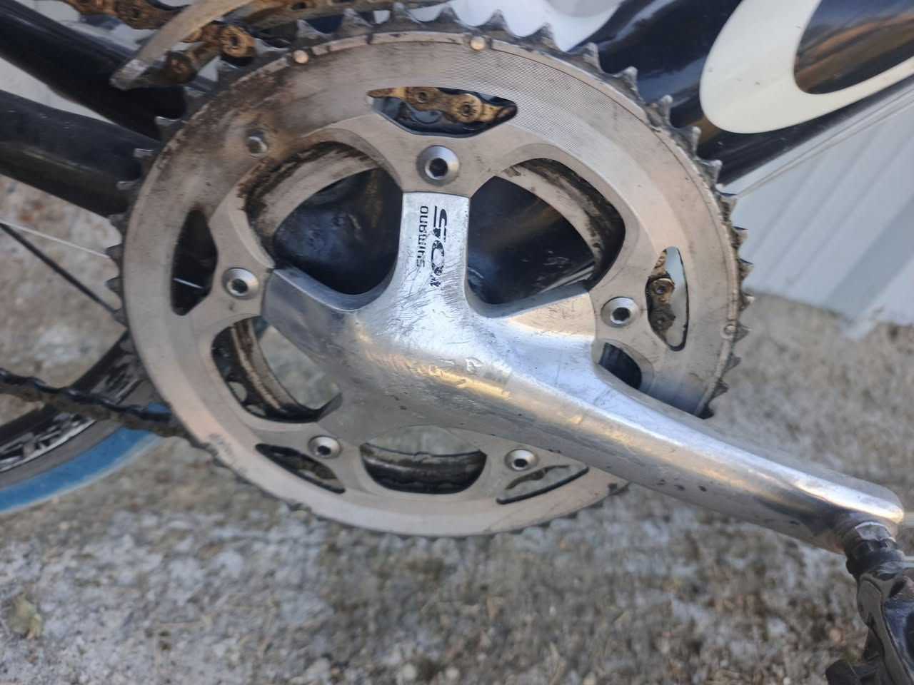 السلام عليكم
للبيع دراجه اوربيا فول كاربون
دراجه كامله قياس ٥٠/٥٢
تفاصيل كدامك بل صور 
سعر ٥٧٠وبيه مجال 
***********
