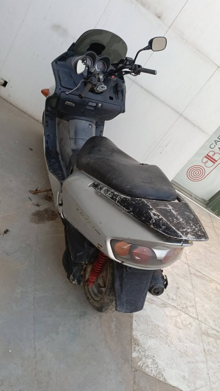 سلام عليكم
فورزه        0.6 سويج بدون اوراق كفاله عامه تجفيت جديد 
مكاني بغداد ناحية الوحدة قرب بسمايه سعر 300 
***********
