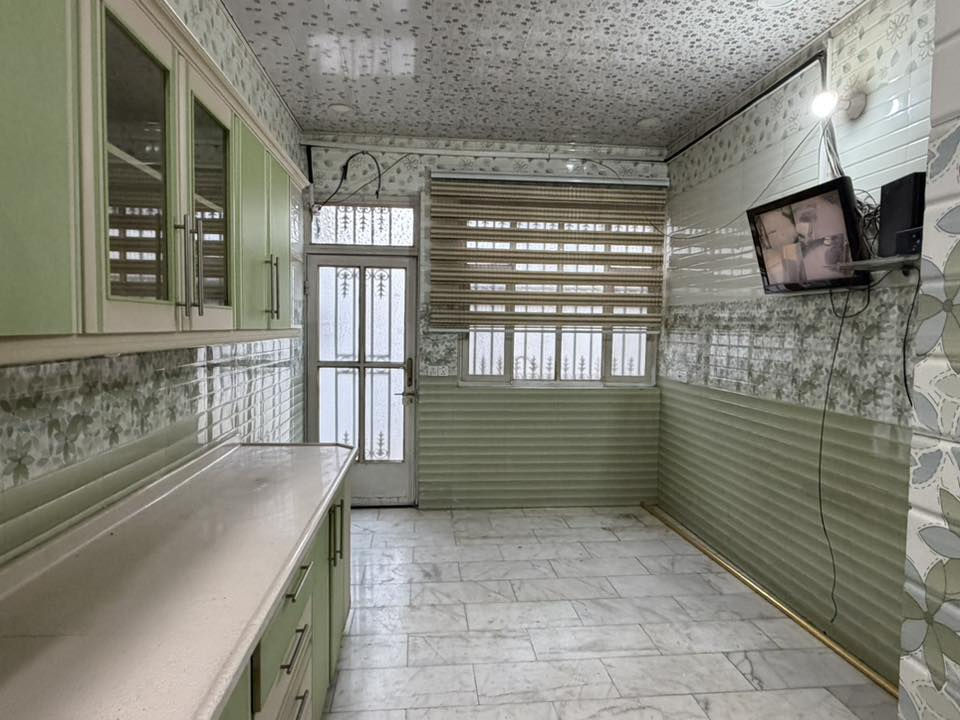 🏠 / دار للبيع مساحه ١٦٨.٧٥ م طابو صرف

            واجهه ٧.٥ م / نزال ٢٢.٥ م 

🧱 بناء حديث بحاله جيده 
الدار فارغ تسليم مباشر للمشتري

الطابق الاول / مطبخ . أستقبال . هول . غرفه . مجمع صحيات . كراج . حديقه 

الطابق الثاني / غرفتين . هول . مجمع صحيات 

🌍 الموقع / الجمعيه خلف مطعم أيوب

للأستفسار أكثر مراجعة مكتب 
#عقارات_أراضي_بابل_الخضراء للمقاولات العامه والتصاميم الهندسية
 
🔸في حال عدم الرد نرجو ارسال رساله على الواتساب
 .
شارع ٦٠ .. عمود ٣٠٠ .. مقابل أستدارة علي بقلي 
الشيخ حازم 
وسام محمد 
أبو حيدر / ***********
