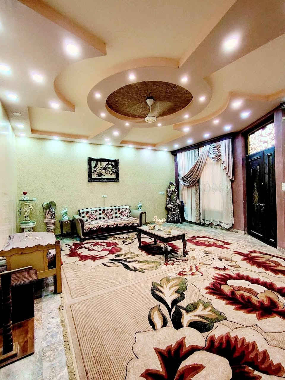 دار طابو صرف للبيع
الموقع حله نادر الثانية 
المساحة 312.5م الواجة 12.5×25
بناء حديث مرمر 
طابقين الارضي غرفة نوم استقبال صاله مطبخ حار بارد مجمع صحيات كراج وحديقة
الطابق الثاني 3 غرف نوم وكليدور مع مجمع صحيات
للاستفسار 
اتصل بالارقام التاليه 
***********
***********
موقع المكتب حله نادر الاولى الشارع الرئيسي مقابيل دائره اتصالات بابل 
مكتب علي السلطاني للعقار
/7
