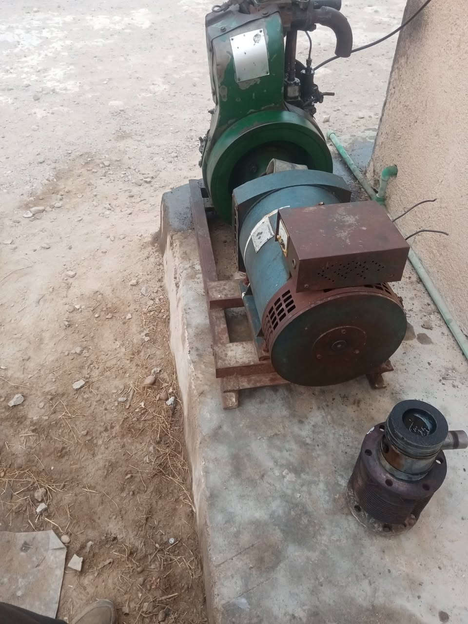 سلام عليكم مولد للبيع مجفت جديد عل فحص السكن الرمادي السعر (((٤٠٠))) التواصل ع هاذه الرقم ***********
