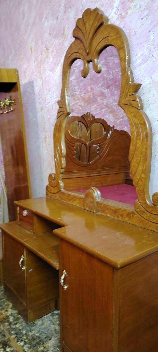 غرفه صاج 6ابواب السعر350 وبيه مجال بسيط المكان الحسينيه الراشديه بغداد يوجد توصيل بل اجره التواصل على الرقم ‏‪0774 056 3447‬‏
