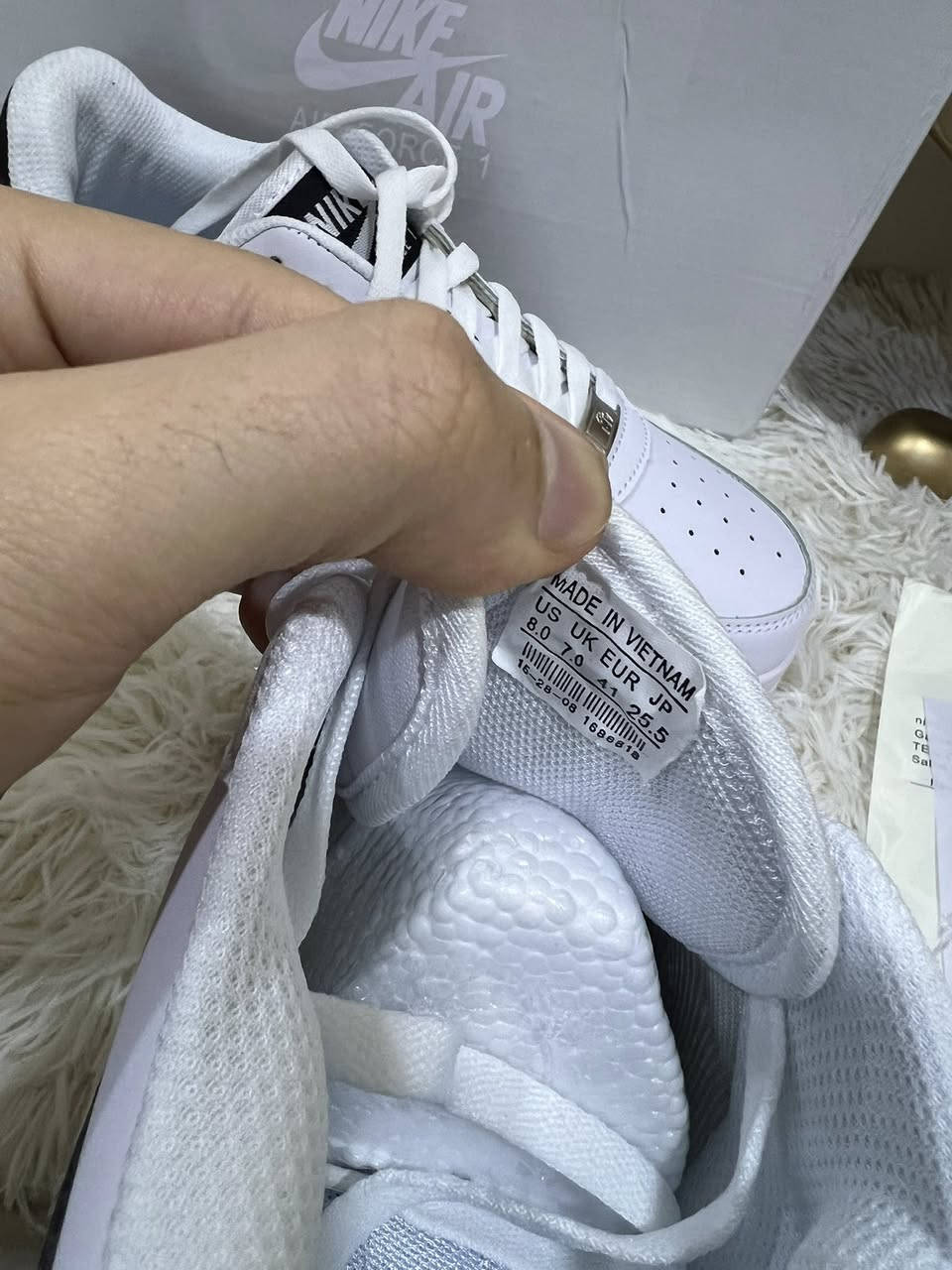 Nike Air made in vetnam✅✅
قطعة كلش راقي 

قياس ٤١✅٢٥.٥cm

سعرها ٤٠ مع توصيل كل محافظات  ✅✅


**إذا كنت صاحب هذا الإعلان وتريد حذفه لأي سبب، رجاءا أرسل رسالة إلى الدعم الفني**