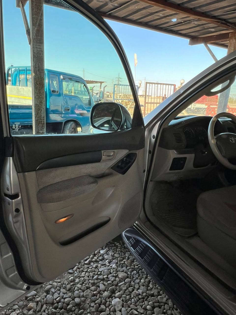 السلام عليكم تويوتا برادو 2008 جديد مكفوله كفاله عامه ماشيه 200  الف رقم نكليزي 14 يعني بصره بسمي 
العنوان ذي قار قضاء رفاعي لاستفسار ع رقم ***********
