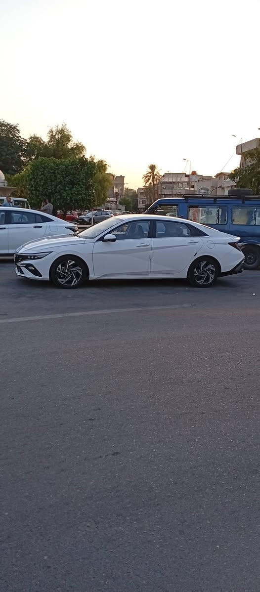 السلام عليكم النتره تجميع موديل 24 رقم اربيل ماشيه 36 فول مواصفات مكفوله عله وضع الشركه بيها فقط بارد يم قبق البانزين صغير الباقي كفاله عامه وبيها سونار جديد مكاني بغداد الااعضميه السعر 134 رقمي ***********
