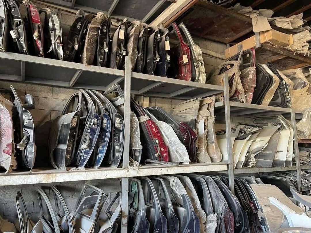 جديـــــــــــــــــــدنـــــــــــــــــــــــــــــــــــا⚫️💯⚪️
اهلا بكم في المجمع الامريكي 🚘🏎🚙
يتوفر مروحه 
ابواب وجنطه تفصيخ 
دعاميه تجاري ولايت تجاري 
محركات تفصيخ 
تيربو تفصيخ 
دبه ماي تفصيخ 
صدر اماميه خلفي 
شاشات تفصيخ تحكم شاشه وتبريد 
يتوفر كت كامل راديتر ماي تبريد تيربو تفصيخ 
اصليه وكاله كارتون جديده من 2023/22022
يتوفر مروحه تفصيخ 2022 
يتوفر مروحه 2019 تفصيخ 
يتوفر مروحه 2018 تجاريه 
يتوفر ماطور مروحه تفصيخ 2017/2018
يوجد خدمة توصيل داخل بغداد و المحافظات كافة .
للاستفسار الاتصال على رقم الهاتف 
***********
 ***********
شارع مطار المثنى قرب حلويات الخاصكي مجمع الامريكي 
يفتح المجمع الساعة 8 صباحا ولغاية الساعة 5 مساءا
