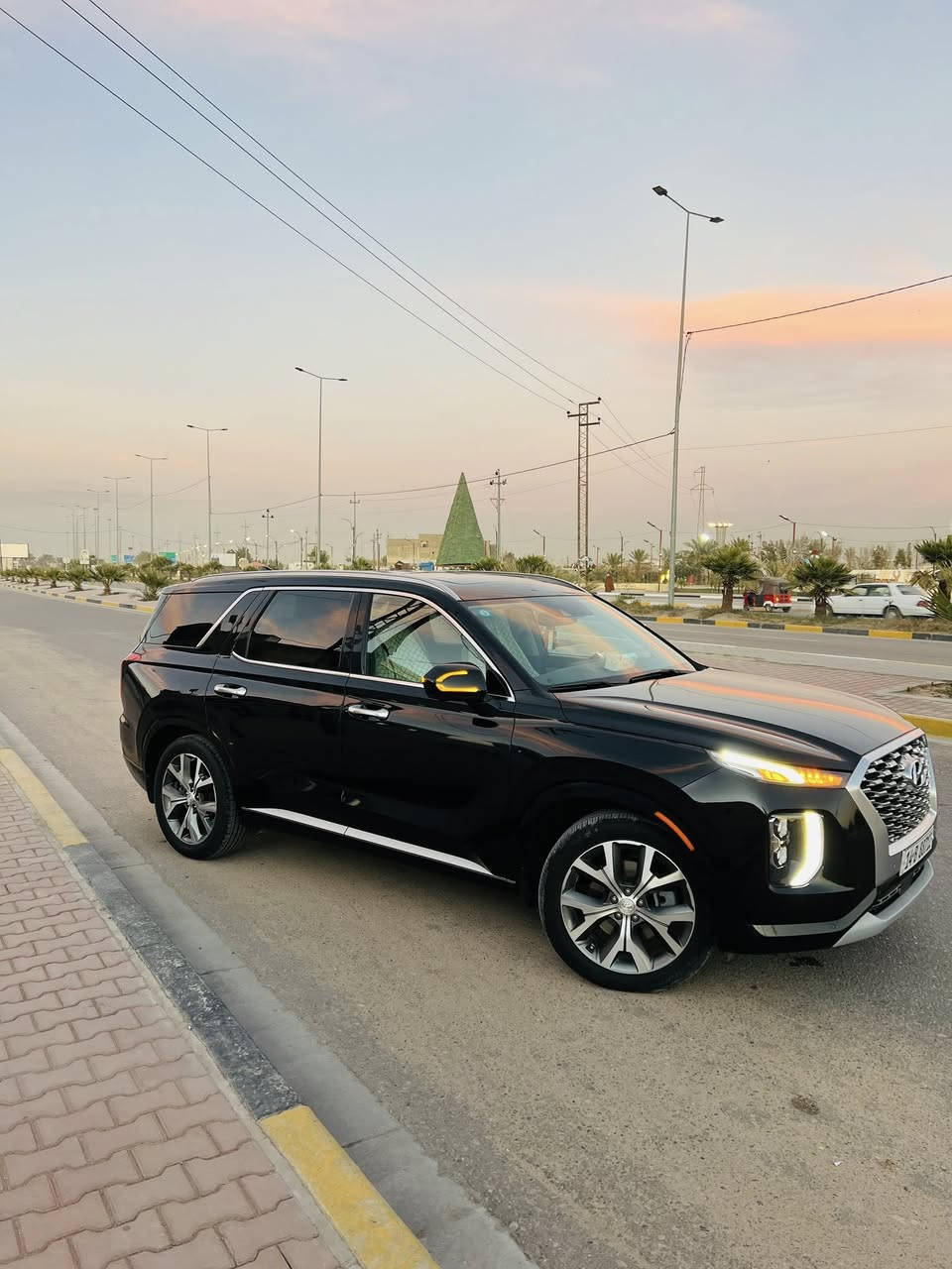 السلام عليكم 
هونداي بالسايد 2022  امريكي
فول مواصفات واحد ع واحد 
مكفوله كفاله عامه حادثها بس دعاميه بسمي رقم بصره
محرك 6 سلندر 5 كامرات بانوراما تبريد 3 قطع وباقي المواصفات معروفه مكان السياره بصره سفوان للتواصل ***********
