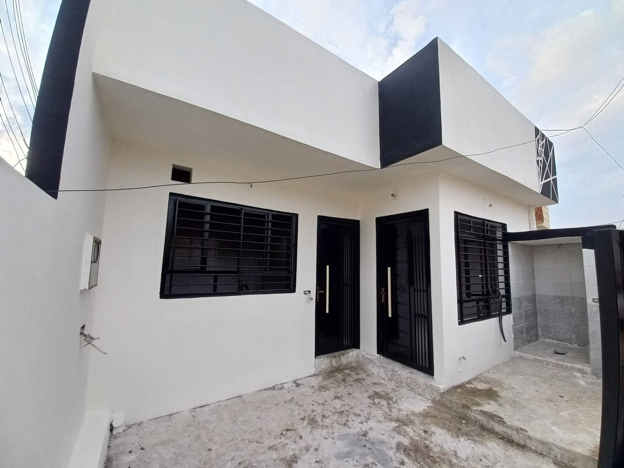 بيت للبيع العنوان القوسيات حي الزيتون مدخل أسواق أبوعلي المساحه ١٠٠متر مربع غرب مدرسة غصن الزيتون الاستفسار على الرقم ***********
***********
