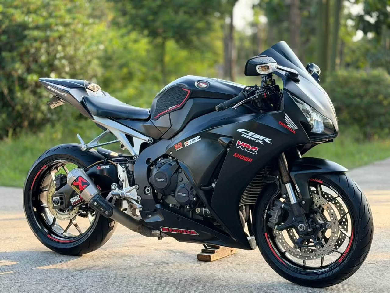CBR1000RR
2013
ضمان گیر محرک بدون حادث 
دراجە فی خارج عراق 
ماننقص ولا برغی ماشااللە جمیل جدا 
للمزید من معلومات راسل رسالە علی وتساپ ***********

🌹 شكر خاص لإدارة الكروب
کروپ فیسبوک https://www.facebook.com/share/g/1D8xBUZevA/?mibextid=wwXIfr
🎥 تابعونا على تيك توك:
‏👉 https://www.tiktok.com/@madeinjapan919
‏👉 https://www.tiktok.com/@samuraiskill1

📌 يمكنكم متابعتي على تيك توك لمشاهدة أحدث الدراجات

