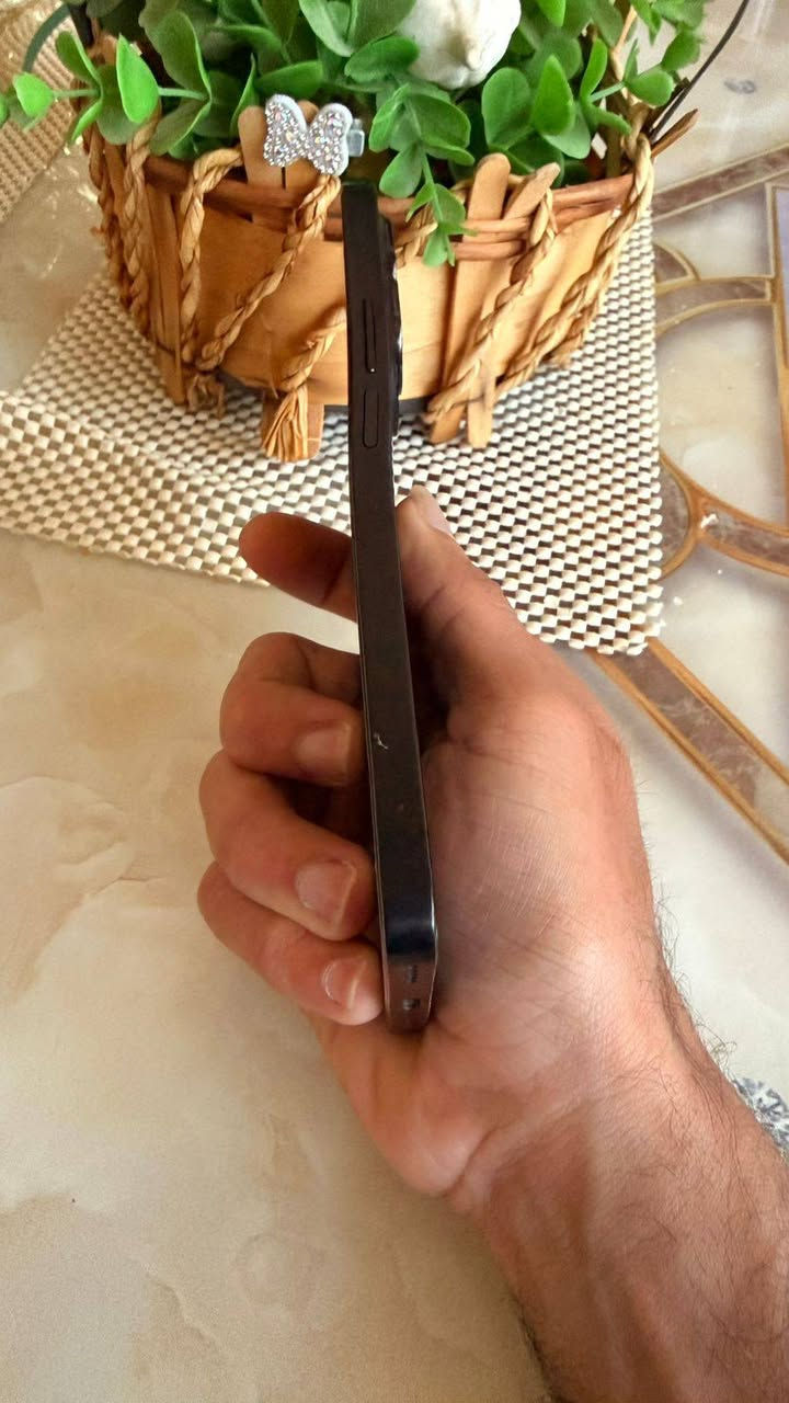 هونر 90لايت /بدون ملحقات
ذاكره 256/رام8+5
بطاريه 4500
معالج هيلوجي 6020/ ببجي60فريم 
دبل خط 
دبل بصمه 
جهاز مكفول من العطل وتصليح 
فقط عواج بشاصي 
للبيع سعر 130وبي مجال قليل 
شراي يتصل ***********
مكاني كوووت
