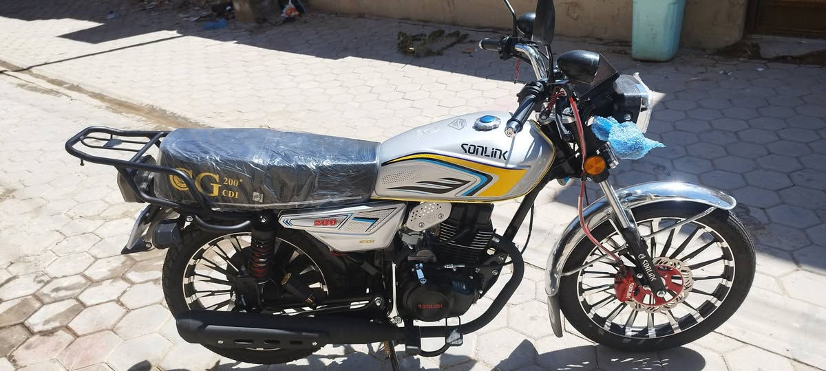 سلام عليكم دراجه للبيع موديل 25 دراجه بعدة جديدة.  بيه منفيس بصمات 2 مكاني شارع20.   سعر مليون و100 ***********
