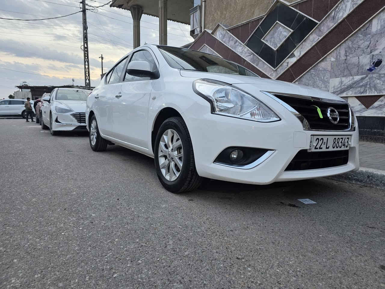 نيسان سني هندي ام بليته زركه مديل 24ماشيه 7000اخت زيرو سعر 127سياره فول ويل كب دكم مو جوبي تبريد خلفي***********
