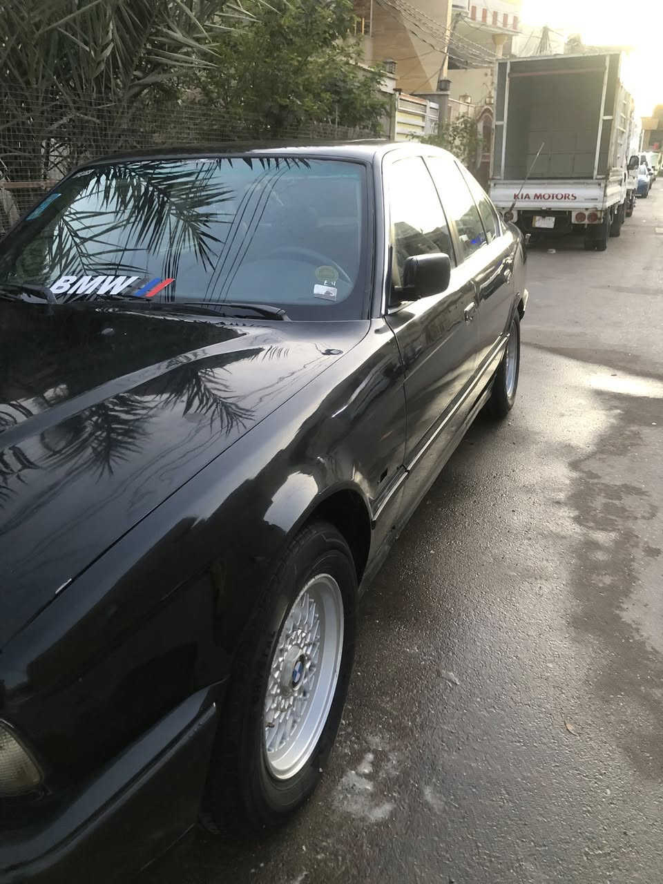 السلام عليكم بي ام دبليو 525 فانوس مسكر كير عادي موديل 1989 رقم انبار انكليزي تحويل  ثاني يوم بيه نواقص بصيطه تبريد ما يشتغل من اخذته سعر 48$ الرقم االتلفون ***********
