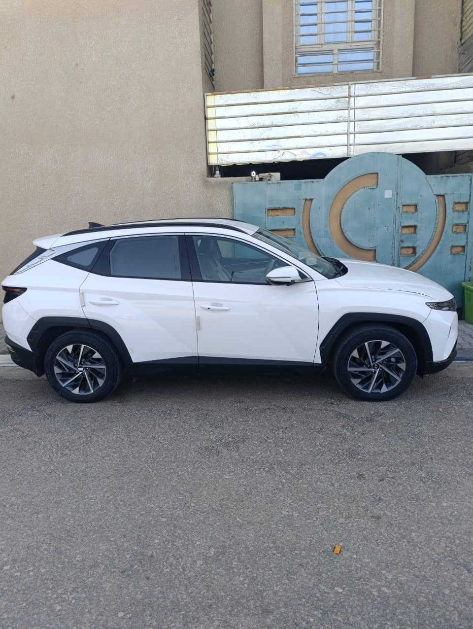 توكسان خليجية للبيع ٢٠٢٤ فول مواصفات قمارة حديد ماشية ٥٠ الف سيارة جديدة بارد بسيط ركن البنيد مقدار شبر السعر ٢١٢ للاستفسار الاتصال على الرقم ***********
