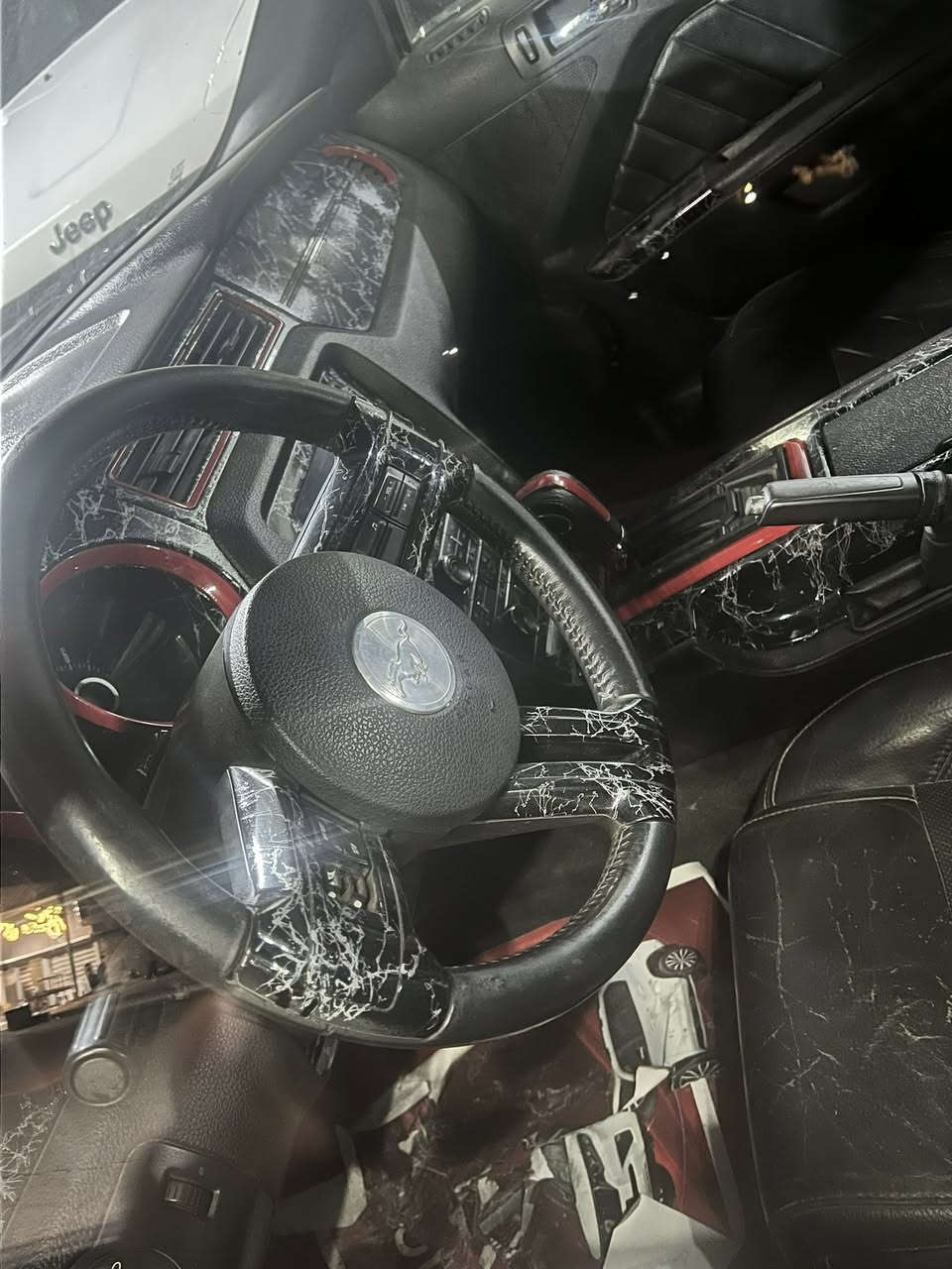 السلام عليكم سيارة موستنك للبيع 2013بيها بس بنيد مكاني الحسينية مال راشدية للاستفسار ع رقم ***********
