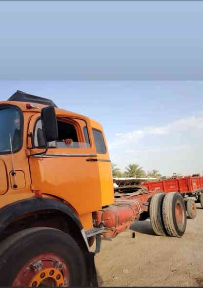 السلام عليكم اقجم راس تريله رقم انجليزي نجف مميز محرك شرط جير 111 اكسون 18 جيف تواير جديد سعر 23 مليون وبيها مجال‏‪***********‬‏
