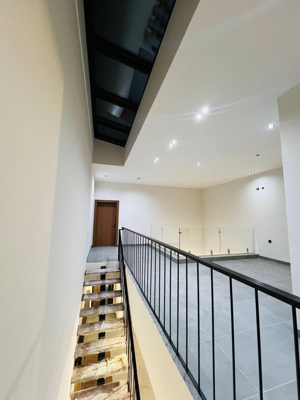 🏠.دار طابو صرف لبيع موقع مميز  فول الفول تسليم مفتاح 📍 🏠

. ((((🏢🏢🏢🏢 🧿🧿🧿)))) ⭕

الموقع/ حي الامام قريب من شارع 60 شارع الشهد لتقسيط 📍📍

 
المساحـــة الكليه / 130 م  

التفاصيل // الطابق الأرضي  غرفة نوم صاله مطبخ حار بارد  صحيات هول 

الطابق الثاني // غرفتين نوم صحيات بيتونه 
 

السعر :  ***********  محمد الجنابي المدهش للعقارات

 
 
  شوارع نظاميه  تتوافر كافة الخدمات ماء كهرباء تبليط 

للمزيـــــد من الاستفســــــار مراسلــة الصفحــة او زيارة #شركة المدهش للعقارات والمقاولات 📍📍 
الكائن في الحلــــة - شــــــــارع بغداد قرب مدينة العاب المدهش فرع مطعم ابو صفاء الاول فرع الجسر المشاة  او الاتصــــــال علــــى

 ☎️***********_*********** ☎️
 متوفــــــر واتساب
💢لمــــــن يــــــرغب فــــــي عــــــرض عقاره طابــــــو صــــــرف او زراعــــــي او تجــــــاري يرجــــــى مراســــــلتنا 💢
#شركة _المدهش للعقارات والمقاولات
