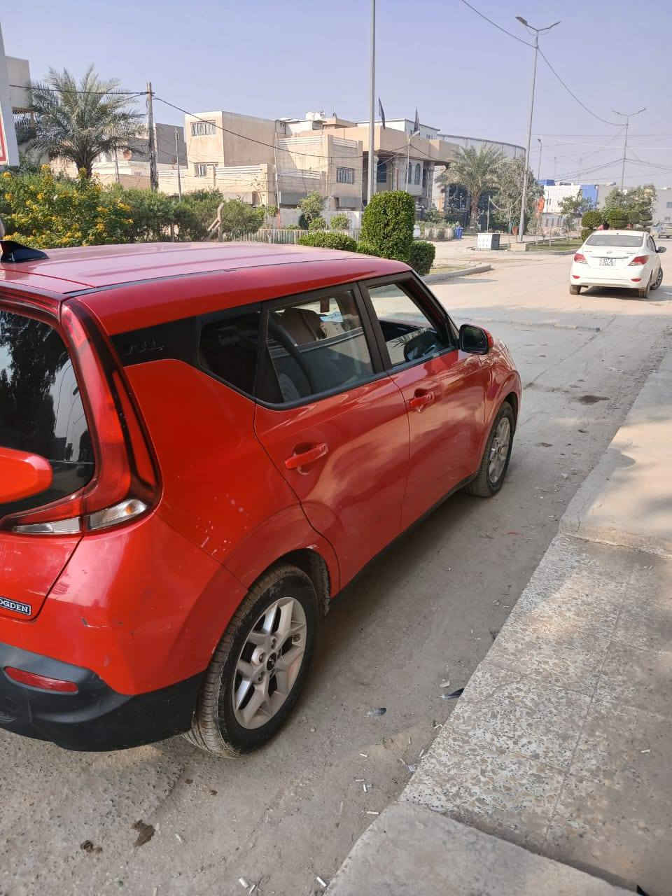 السلام عليكم.صول ٢٠٢٢. وارد امريكي  ٧١ الف كيلو متر . رادار امامي  رادار جانبي تحكمات ستيرن بدون بصمه حادث جامبلغ أمامي مع ربع بابل السايق .خدوش بسيطه بيه. اطفاء ذاتي أثناء الوقوف. تحديد مسار . انزلاق .
***********
