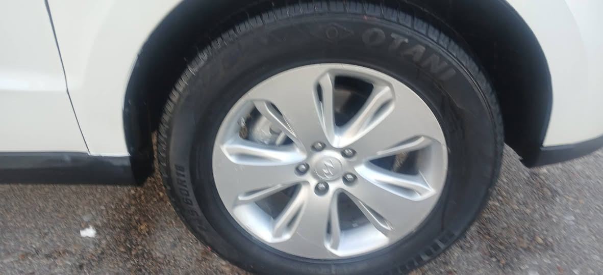 سلام عليكم للبيع سنتافيه مديل2012
فول مواصفات 6سلندر3قطع تبريد
سبعه راكب
خليجيه رقم بصره سنويه لل28بسمي
بيها 3قطع صبغ فقط 
تخم تاير حداديه تبريد مكينه وكير كله كفاله
سياره مانقصها برغي تجي وتشوف

مكاني بصره
*********** البصرة, العراق
