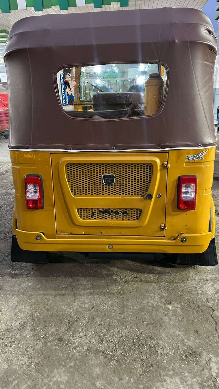 إسلام عليكم تكتك للبيع مرقمه شوفه عينك تكتك جاهزه كبل للشارع دواسات ولغد مزلوغ وصبغته موديل 21 شهر 4. السعر 7200 وبيهه مجال اتصل وتدلل***********
