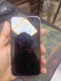 جهاز ايفون11عادي مكفول كفاله بي بي الفطر وسيم كرت واكف من الشركه بضهر ...