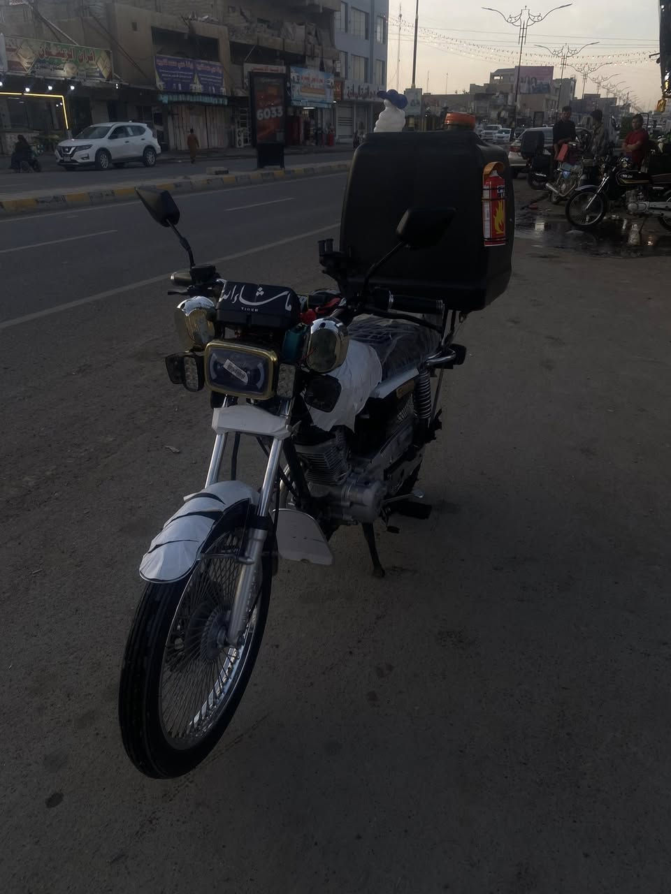 سونلك 2023 غطاس دراجه جاهزه شغل وطلع 
غراضها كلها بلاد
محرك مبدل بستم فقط 
وياها الجنطه دراجه متعوب عليها 
سعرها 650 وبي مجال 
***********
مكاني تكريت شارع الاربعين
