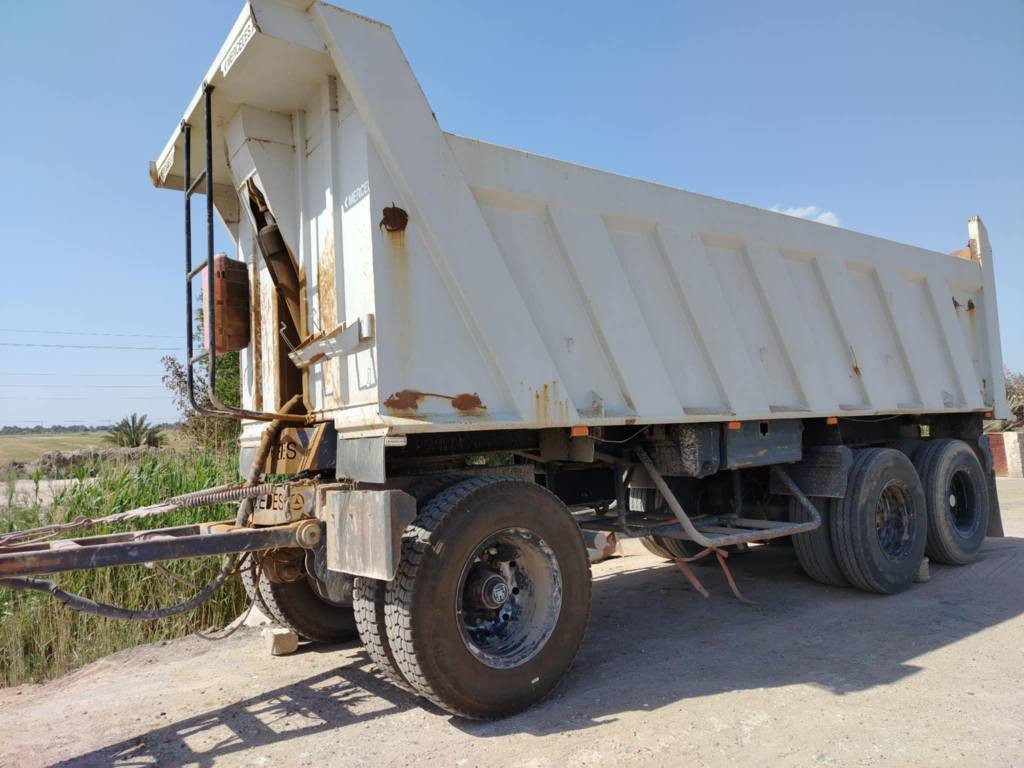 السلام عليكم مقطور للبيع الطول سبعه وربع ذرعه25 شاصي16 تخم تاير حدايه جديد 25للستفسار ***********رجا اخوي الموشراي لايتصل السعر 170وببه مجال
