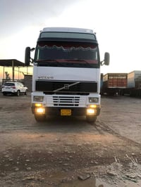 فولفو ٢٠٠١ • محرك ٤٢٠ • عربانة ١٣٫٦٠م