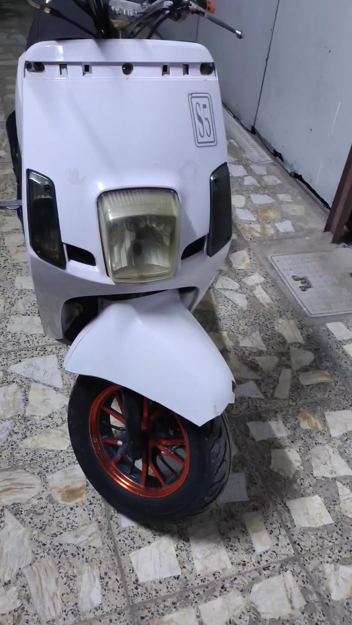 سلام وعليكم دراجه بوليس صيني الدراجه بلاديه ومكينه شغاله خير من الله صوتهة ناعم نكره سلف اشاير اكلوبات كله كامل فقط الكسر بهاي الصفحه الدراجه سعرهة 375وبيهة مجال المكان بغداد البياع رقمي*********** موجود واتساب
