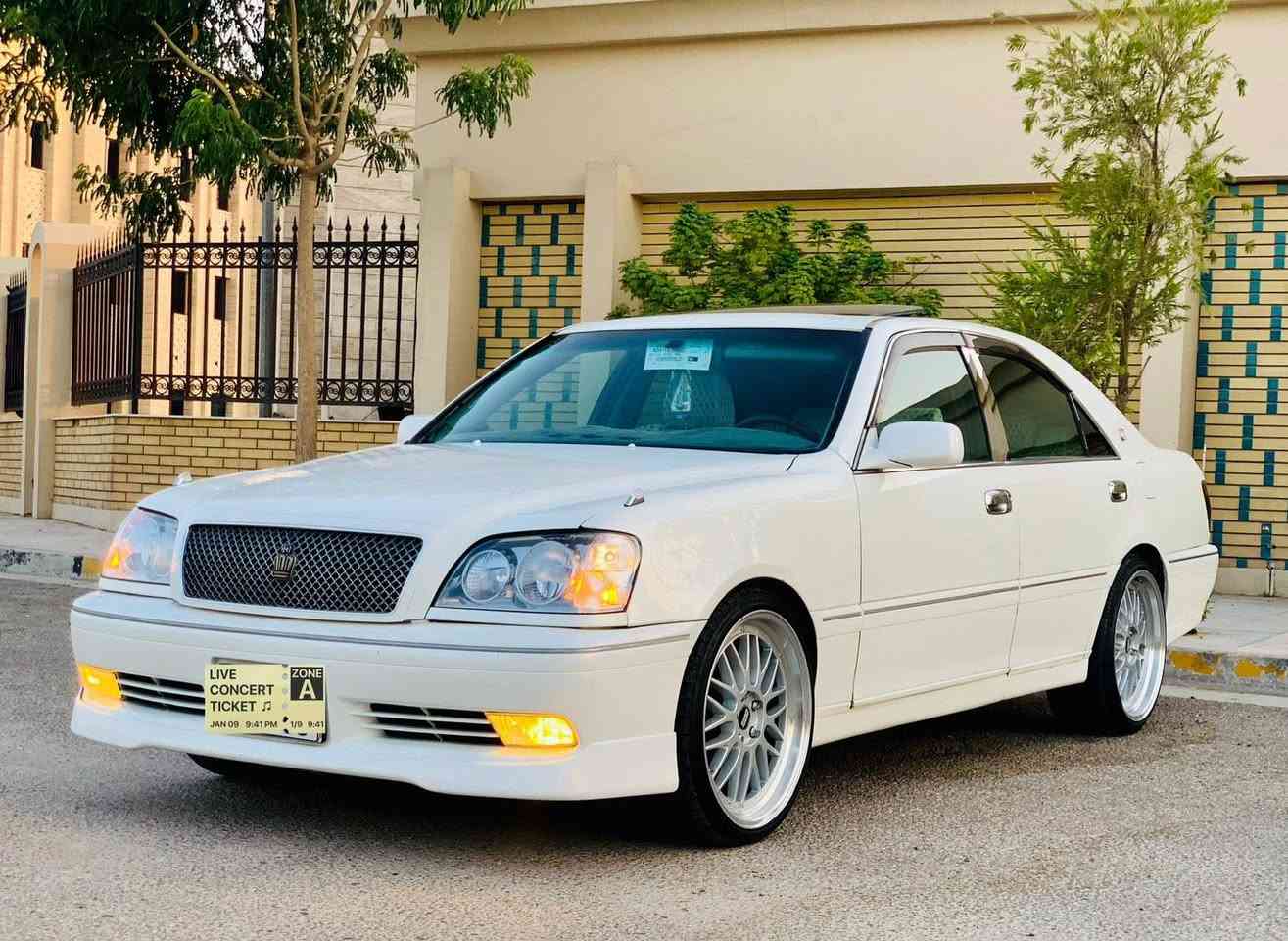 السلام عليكم ورحمة الله
للبيع تويوتا كراون ملكه موديل 2000 اصل رقم بصره انكليزي (بأسمي) سنويه مجدده تريد تحويل مباشر تريد وكاله عامه السياره قرار 48 
شاصي 175 فول كرستال اصل 
مواصفات 4 دكم فتحه 
السياره كفاله عامه من كلشي عراق ويابان تحويره النجف جاهزه من كلشي 
ويل تو سايز داخل جديد تخم تاير كهربائيات حداديه تبريد ثلج ادامه جديده السياره فول وجاهزه ماناقصها اي شي مال جناي وباسمي وكفاله عامه 
مكان السياره كربلاء 
السعر جوه السوك  134 وبيها مجال 
للاتصال.. ***********
