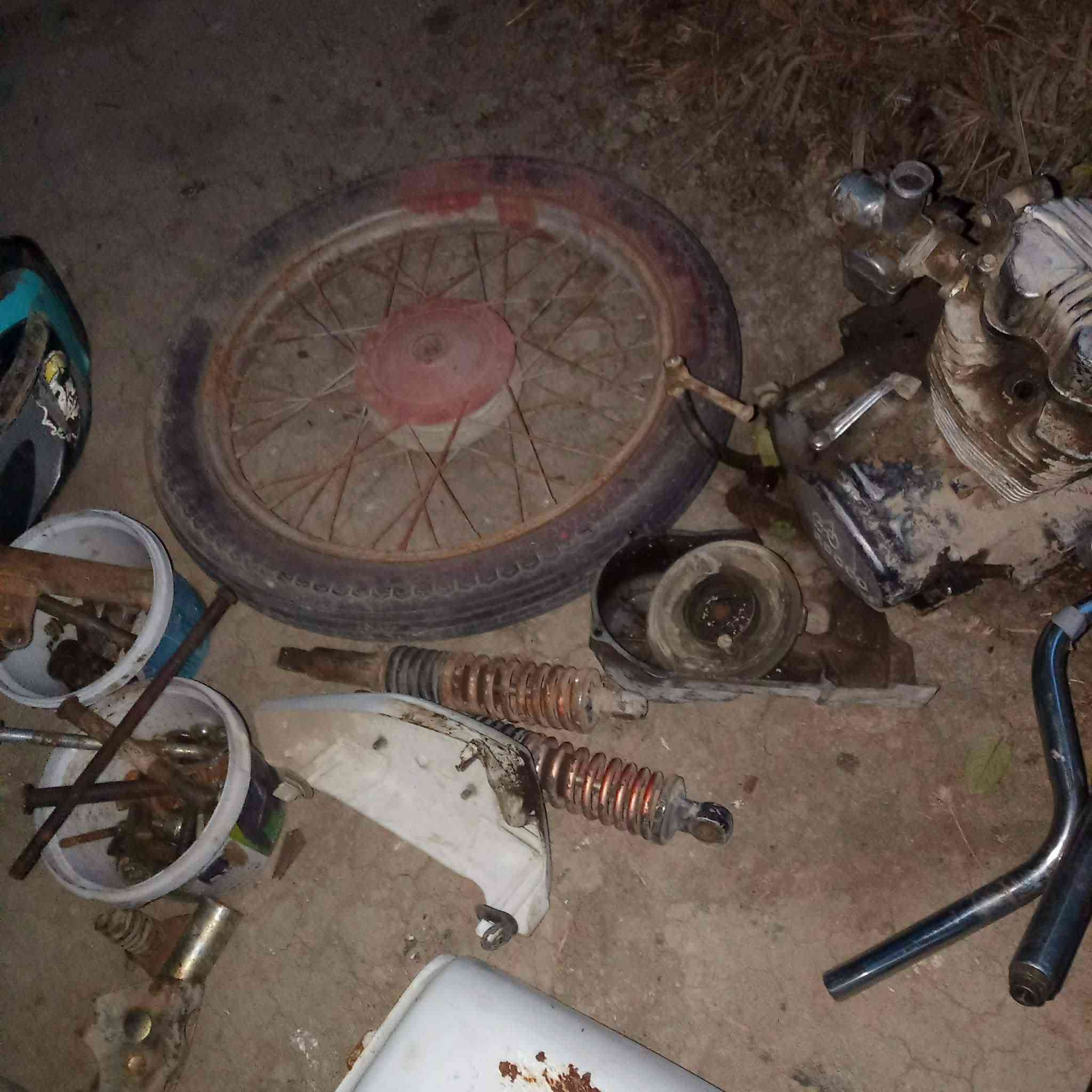 سلام عليك غراض دراجه للبيع شوفت عينك محرك شغال كلشي شغال دبلات مكاني حله الهاشميه ***********انتصل
