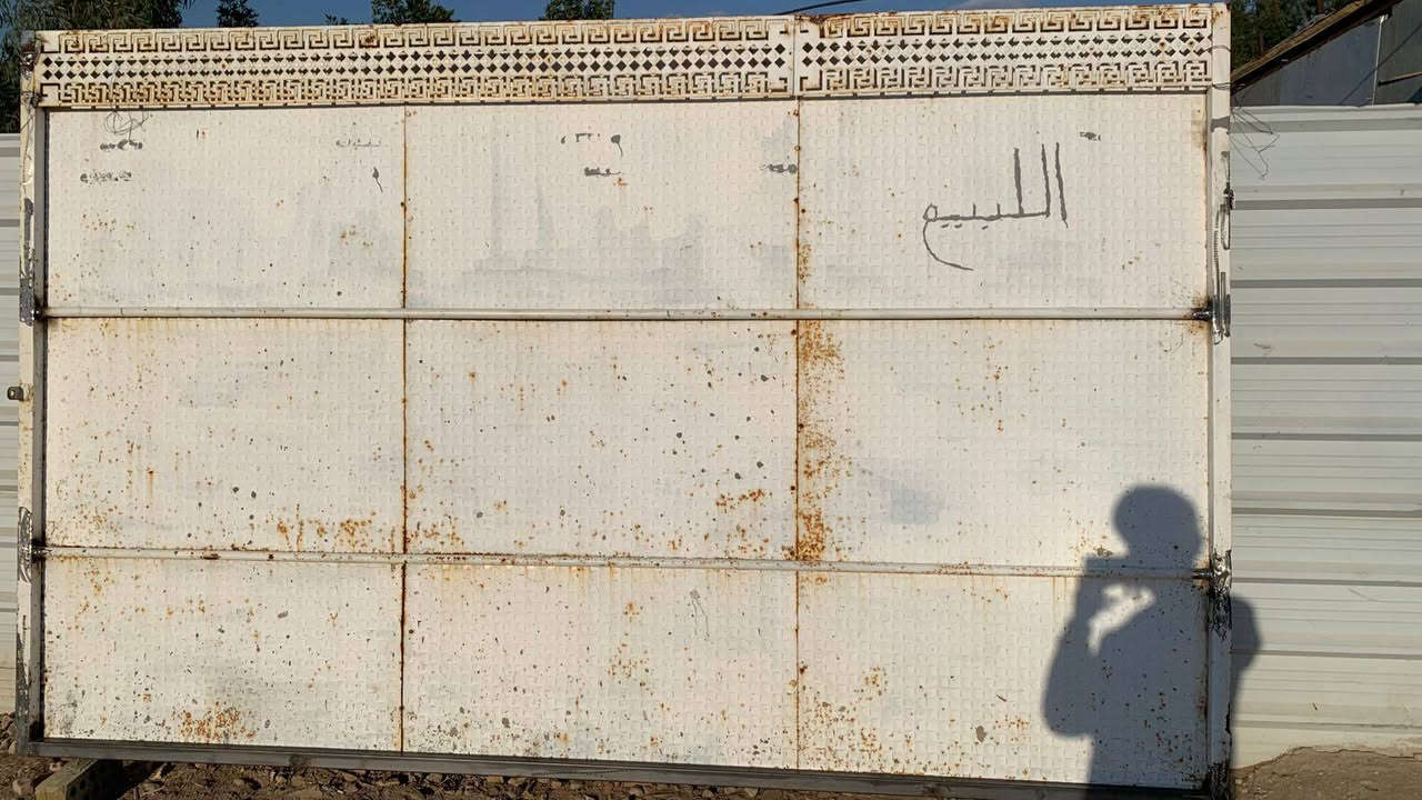 سلام عليكم بيبان عدد ثنين طول لواحد ٣متر ولرتفاع متر و٩٠ بيبان نضيفات حيا قطرت خياس ما بيهن عوزهن بس صبغ وتجي وشوف بعينك بعنوان بغداد قرب تقاطع لنهروان وهاذه رقمي ***********
