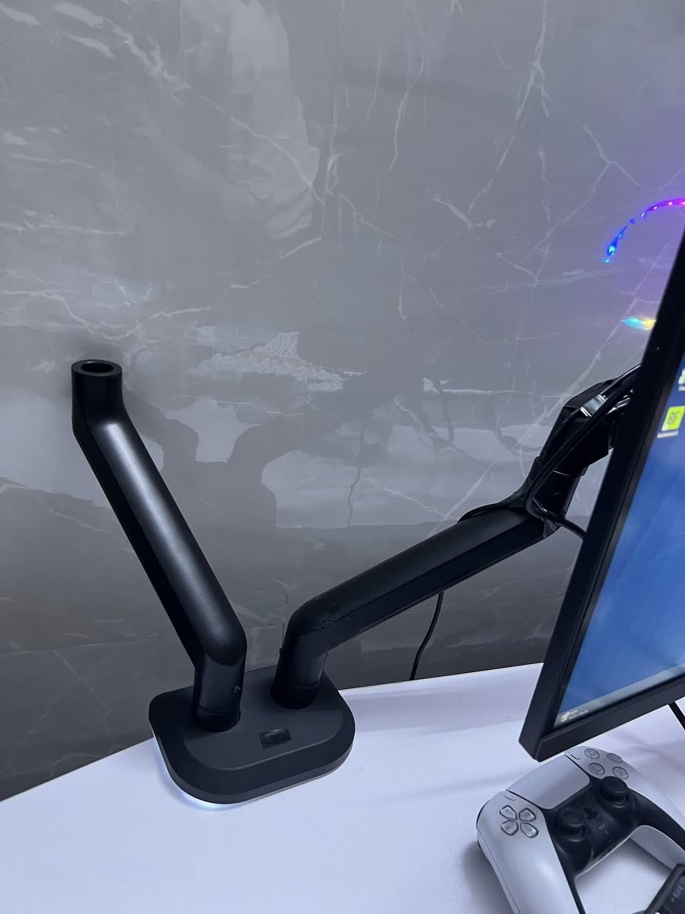 السلام عليكم غراض للبيع
كيسات ثنين 
كل واحد يجي ويا ٣ فانات واذا تريد اكثر اضيفلك عادي 
الجبير ب٥٥ الصغير ب٣٥ 

هارد ٣ تيرا ب٥٠ الف 

ستاند مونتير اصلي يشيل شاشتين ب٥٠ الف 

مكاني بغداد
اي استفسار عالخاص او رقم 
***********
