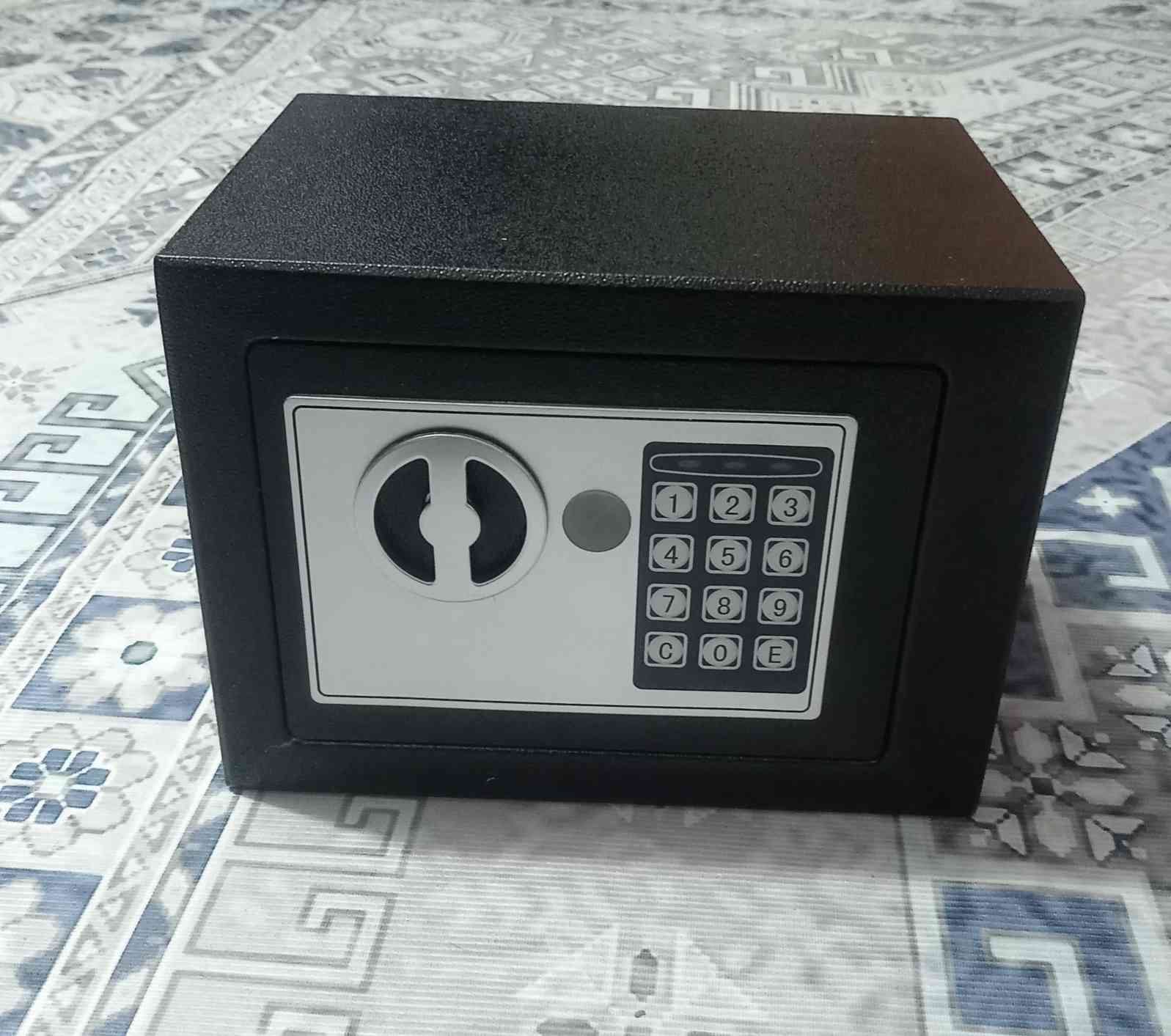 #متاااح  قاصه اكترونيه ب35مع التوصيل


**إذا كنت صاحب هذا الإعلان وتريد حذفه لأي سبب، رجاءا أرسل رسالة إلى الدعم الفني**