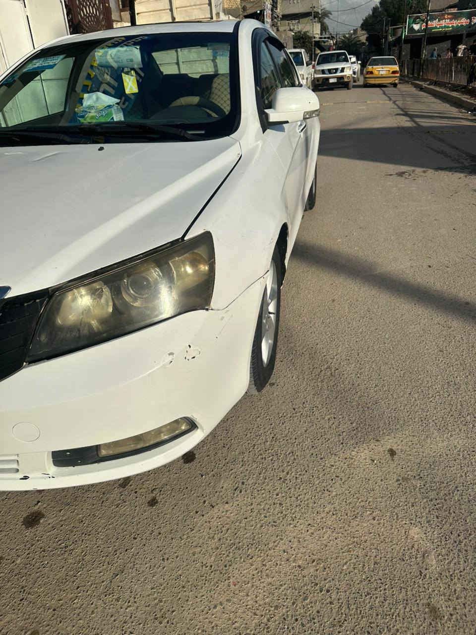 السلام عليكم ام كراند ٢٠١٣ مكفوله من صبغ ولضربه كير مكينه تبريد تدفئه كهربايات كله شغاه سنتر لك شغال تخم تاير غرفته جديده  سياره جديد بسمي مكان بغداد سعر ٥٥ رقم هاتف ***********
