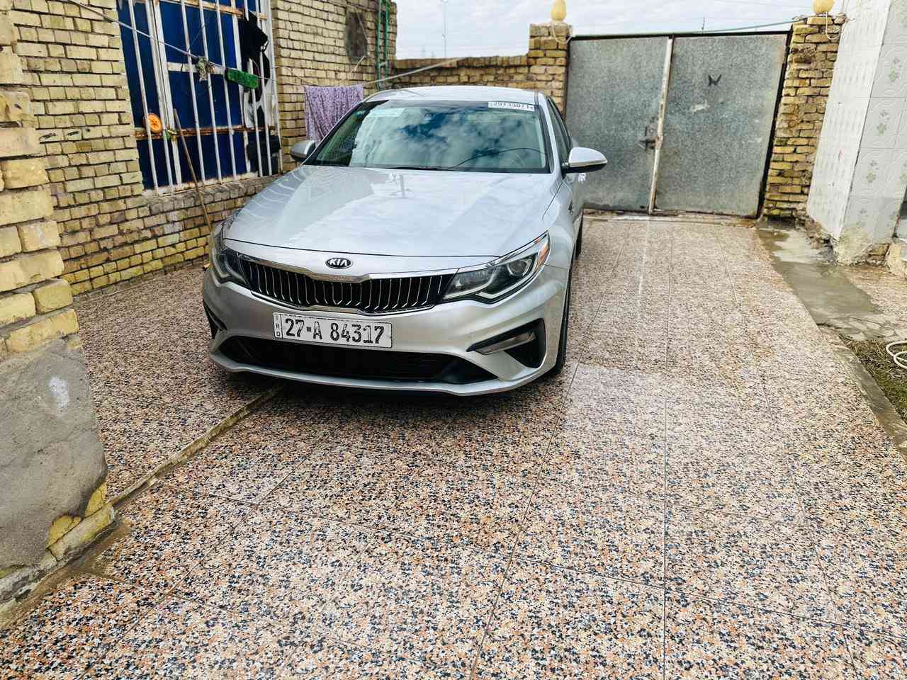 للبيع سيارة اوبتما 2020 وارد امريكي رقم ذي قار ب اسمي تحويل ثاني يوم 

رقم الشاصي 5XXGT4L37LG424779

شاشه كبير لمس ✅

كامره دواره ✅

تحكم جهتين ✅

 مثبت سرعه ✅

تحديد مسار✅

مانع نزلاق ✅

 حساسات خلفي+ جانبي

شاحن UDB✅

منفذ AUX 

شاير مري ✅

مكينه وكير+حداديه=كفاله 

 تخم تاير جديد جواها 

حجم محرك2400

السيارة مال عائله تاخذه ما تصرف اي شي عليها 

مكاني  الناصريه /الشطرة 

سعر 155 وبي مجال قليل جداً 

الاستفسار ***********🟢.

السياره بدون حادث وصبغ وتبديل كفاله عامه وكتاب فحص مرفوق مع صور 

السياره ماشية 98

— في ‏العراق/ذي قار/الشطرة‏.
