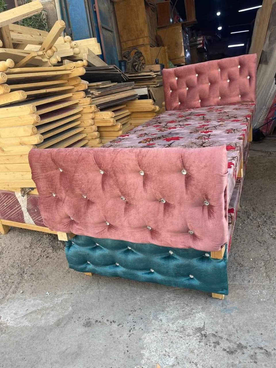 جرابي نفر جديد تسكام نجاره عراقي درجه اولى شرط الفحص.
تفصال عراقي درجه اولى التخته ست ارجل اربع جسور تتحمل الوزن 400 وأكثر
الوان حسب الطلب
القياس عرض 90 وطول مترين ونشتغل القياس حسب الطلب ايضا
الاستفسار اكثر خاص حلة, بابل


**إذا كنت صاحب هذا الإعلان وتريد حذفه لأي سبب، رجاءا أرسل رسالة إلى الدعم الفني**