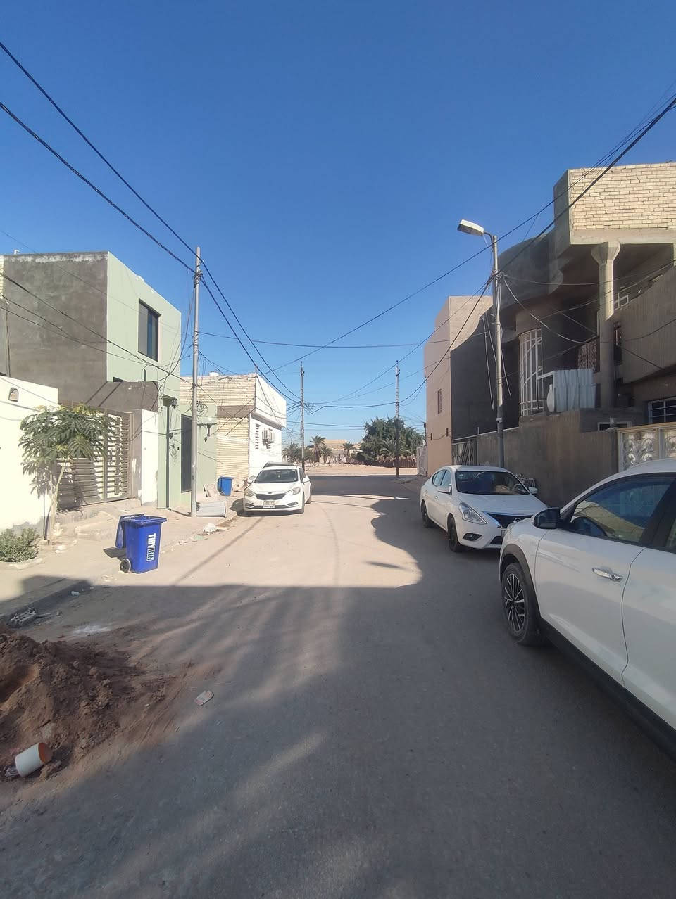 سلام عليكم بيت البيع بحي وفاء مساحه ١٠٠ طابق واحد بيت زيزر ما مسون بي بعد  ١٥ يوم يكمل منطقت الساتذه اللاستفسار مكتب براكات ام بنين ***********
