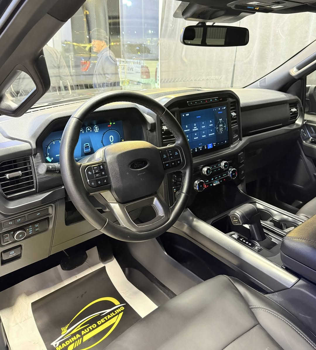 Ford F-150 
XLT 2024
V6 - 3.5T - 4x4

بسمە و شغال
شاشە گەورە
 4 کامیرە
 لایت لید
کوشینات هیتر
کوشینات کهرابایی
گیج الکترونی
رادار
باب طویل
بودی قصیر
ویل 18

22.000 mile 
2 قطعە صبغ 
سعر 365 ورقە

معرض ( مەدینە ) اربیل شارع ١٠٠م
0750 261 2500
0772 665 1010
