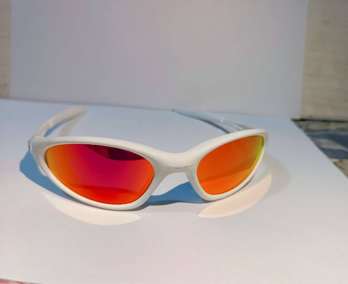 OAKLEY  ماركة USA مختوم 
سعر القطعة 7 ألف 
***********
