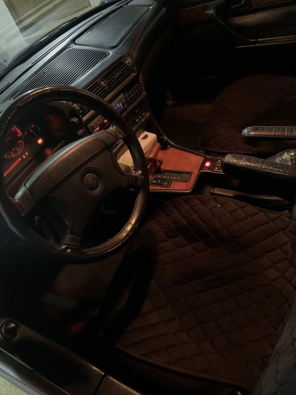 بسم الله الرحمن الرحيم 
BMW 735 المرغوب 
سنوية جديدة رقم نينوى انگليزي 
صافي تحويل من الشرعي 
غرامات صفر 
تبريد قطعتين  شغال ثلج ❄️
بردات خلفي وجانبي وضع شركة 
جامات كهربائي گير توماتيك  
المحرك والگير شرط 
ABS شغال 
كلشي بالسيارة شركة 
طخم امامي خلفي قبل اسبوع شديتو جديد 
طخم تايرات جديد فتحة سقف طگتين  ...
صبغ حزام جمالية بسبب التقحيل فقط 
مصرف ربع ماتصرف عالسياره .
السعر (٥٥) قفلو من الاخير 
الرجاء الاتصال عالارقام لان مامتواجد عالفيس 
(***********)...(***********)

