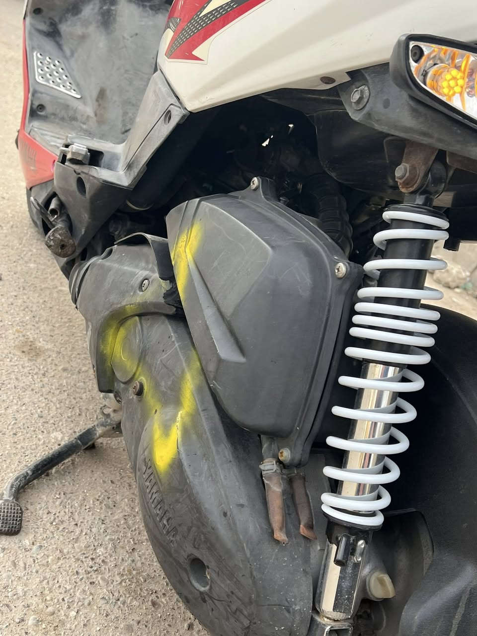 سلام عليكم جيتي أر للبيع فقط بدون مراوس الدراجه كلش نضيفه محرك مامفتوح خرسه الدراجه سعره 950 وبيه مجال مكاني بغداد الغزاليه  رقم ***********
