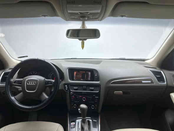 اودي  Q5 quattro اودي
موديل 2011/محرك ٤ سلندر/2.0 توربو
سياره خليجية وكالة سردار/ السيارة مكفولة /ماشيه 170‪ الف كم قابل للزيادة / السيارة كلين بدون صبغ او ضرر/مواصفات فول/بانورما/صندوق شفط/كير اوتو وعادي وسبورت /بردات بلادية/كشنات جلد وكهربائية/مراية دوارة/لايتات امامية وخلفية ليد/حساسات أمامية وخلفية السيارة كلين/وغيرها من مواصفات/رقم سليمانية وبأسمي /الهزة والفحص والسنوية والرقم كلها جديدة/
رقم صاحب سيارة /***********
