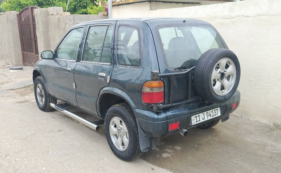 شباب هاي الحلوه للبيع متعوب عليها اقره الوصف يله تخابرني 😍😍 وجماعة الي تعليقاتهم سلبيه الله يحفظكم  لان الاغلبيه يعرفون هاي السياره شكد متعوب عليها

السلام عليكم
سبورتج موديل ١٩٩٤ 
السياره متعوب عليها هواي 
كلشي شغال 
محرك 2000 مسكر بلاد 
گير اوتو ثنينهن مال حاويه 
الكهرباء كلها شغاله من ال لايت الثلجي للگلوب مال الصندوك كلشي شغال وبلاد ضفيره مابيها نقص 
تبريد شغال 
تدفئة شغاله
باتري جديد 
درع أمامي 
دوس عمل 
صدر أمامي خلفي دبلات مبدله جديد كامللل جديد
ومشدوك عليها غرفه كامله مال گصه من الأرضية للدشبول لبطاين البوب والتكم كلشي جديد والجناي يعرف الغرفة بيش 
رقم دولي جديد 11 بسمي 
هزة جديده السياره مجدد كل أمور المرور بشهر ١٢ 
سنويه لل ٢٠٣٠
بيها نقص مسجل لأن ما لكيت بلادي 
وبطاين  الجاملغ الأمامي
السيارة لو گير 
فور ويل 
المكان بغداد 
***********
وبلخدمة 
السعر ٥٥ وبيها حگ الجية
