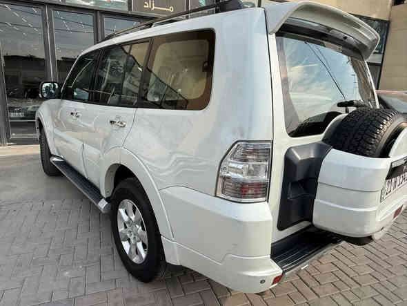 السلام عليكم 
باجيرو موديل (٢٠١٤)   فول مواصفات حبتور ١/١ كوشن جلد  سقف سلايت تحكم استيرن فور ويل  وتحديد سورعه ثلاجه  مرايه شفط تبريد مركزي (٣ )مقاعد فور ويل٤×٤ لايت زينون زراگات لايت سيستم سماعه امپري فاير دمام  سياره جديده  تخم اطارات   محرك (٣٥٠٠) گير ومحرك وحداديته مكفول ماشي (185) الف گشرمكفول من صبغ  و تعديل  وتبديل فقط تكحيل بصيط بيهه سعره (182) ورقه مكانه بغداد السيديه  (***********
