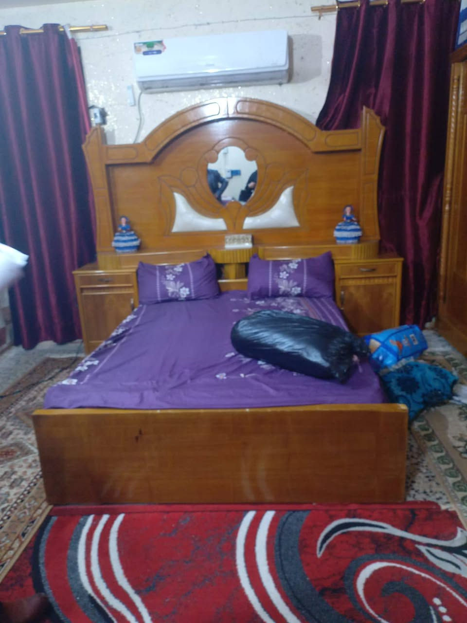 اخوان غرفة نوم نظافه 100/100 مع ثلاجه وكاونتر مع الملحق للبيع الشراي يتصل على الرقم ***********
