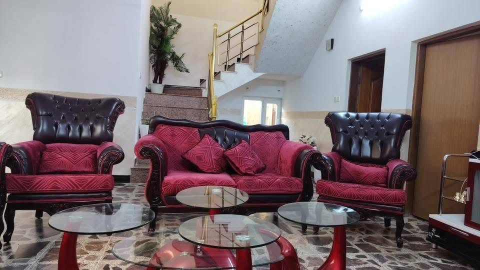 تخم ملكي عشر مقاعد جديد ونظيف ما بي اي ضرر وياه الطبلات وميز تلفزيون غرفة استقبال كاملة مكان تكريت القادسية الاستفسار والسعر خاص


**إذا كنت صاحب هذا الإعلان وتريد حذفه لأي سبب، رجاءا أرسل رسالة إلى الدعم الفني**