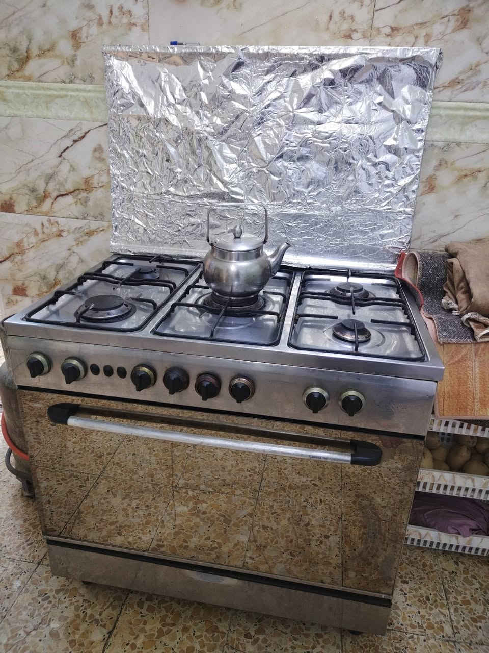 ثلاجة أكبر حجم نوعها نوبل الاصلية  اي تصليح ما داخلة تجميدها خير من آلله موضح بالصور ،، وطباخ أبو خمس عيون نارة تخبل بس البوري مال الفرن الفوك واكع،، مكاني سبع البورشارع الطيار
الثلاجه سعرها 300  والطباخ 150

رقمي بي واتساب ***********

وهذا اتصال فقط ***********
