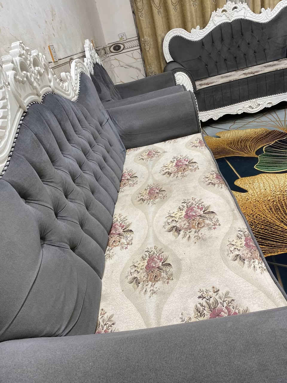 تخم ملكي 10 مقاعد نضيف اخو الجديد اي ضرر مابي السعر 425 وبي مجال المكان كربلاء ***********
